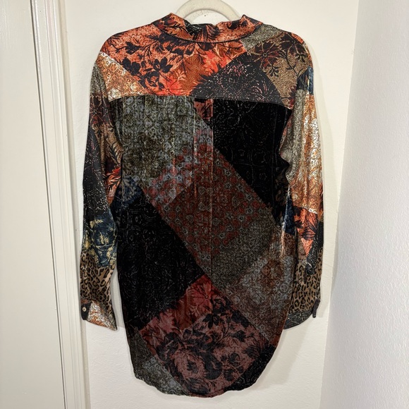 Johnny Was Cheetah Mabel Silk Printed Blouse with Velvet Back size small - Picture 7 of 14